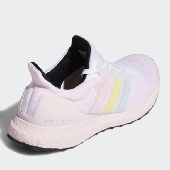 adidas UltraBOOST Pink Sky Tint RARE - Picture 3 of 8
